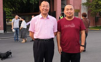 何晓巍与成都市文联党组成员、副主席王吉祥先生缩略图