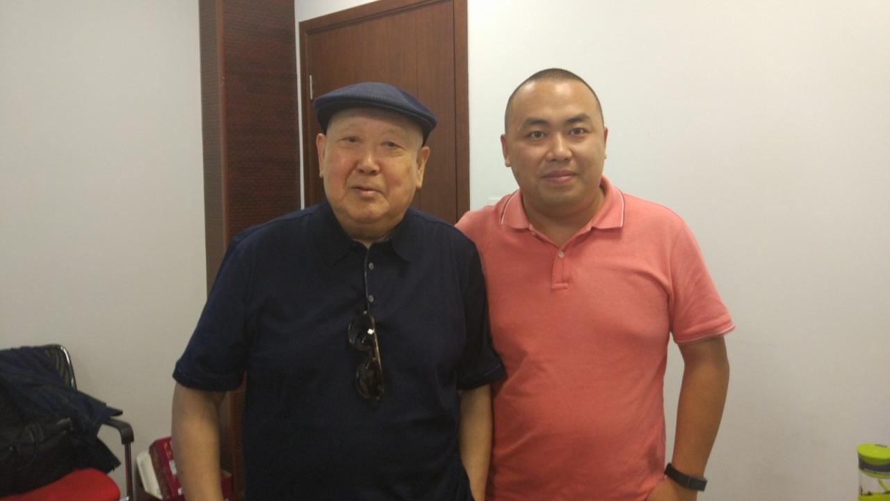 何晓巍与中国戏剧家协会主席尚长荣先生插图