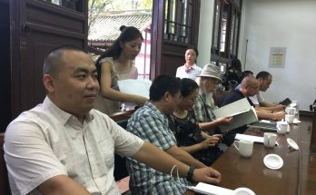 何晓巍出席行藏翰墨李世俊书法作品展学术研讨会缩略图