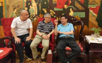 何晓巍与四川书坛泰斗何应辉、谢季筠先生缩略图