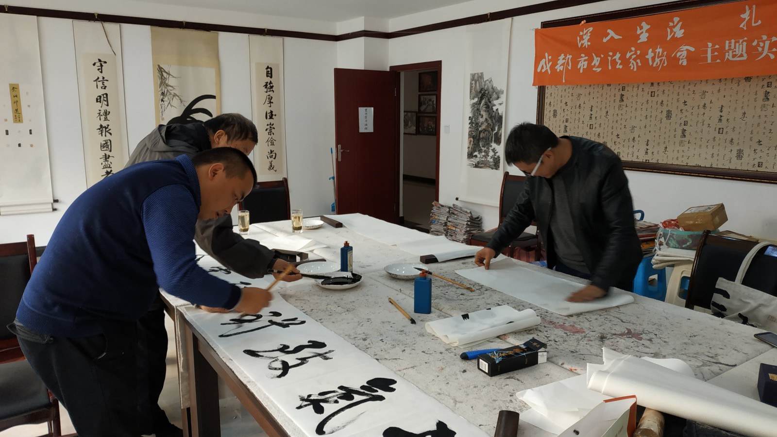 何晓巍参加文化惠民活动走进猛追湾街道文体活动中心插图1