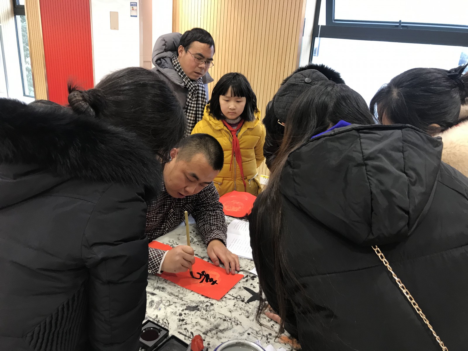 何晓巍作客成都市文联天府文艺名家讲坛走进锦城社区主讲《时风下的中国书法与传统之路》插图8