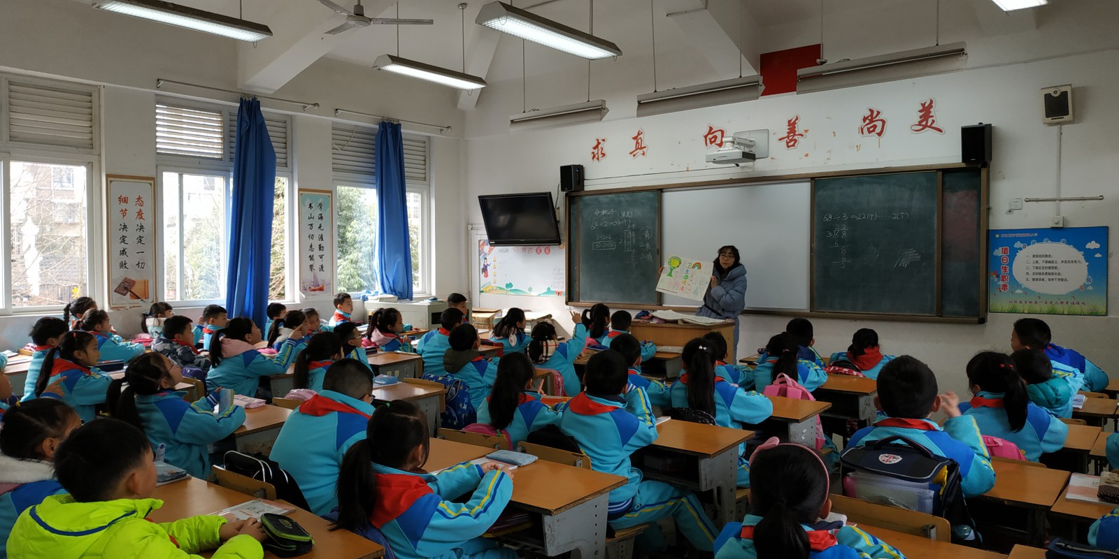 何晓巍赴都江堰顶新新建小学调研插图2