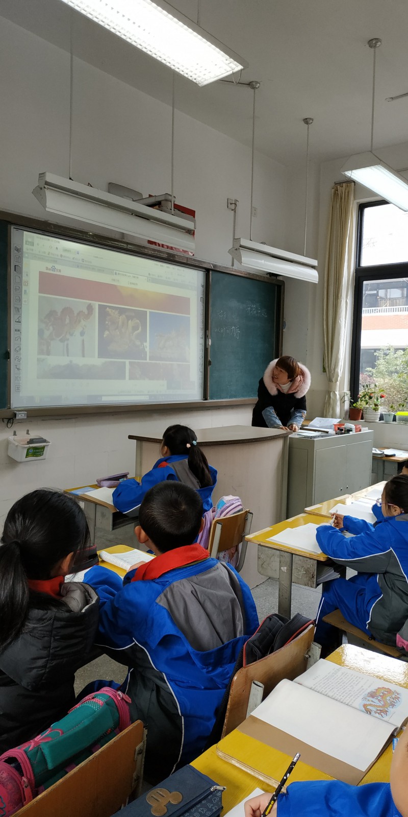何晓巍赴都江堰李冰小学调研插图4