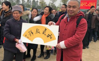 何晓巍应邀参加成都市文联书法公益活动走进龙泉驿区万兴乡缩略图