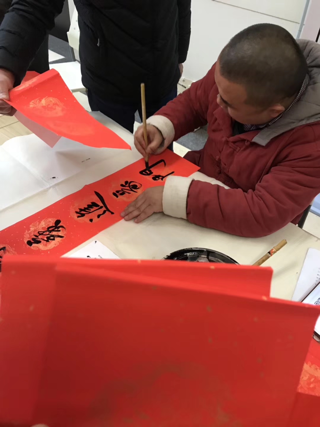 何晓巍应邀参加中共成都市直机关工委、市文联、市机关事务管理局迎新春送春联活动插图2