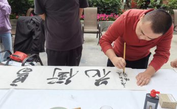 何晓巍参加成都惠民职工画院“花重锦官城•迎春赏花写生活动”缩略图