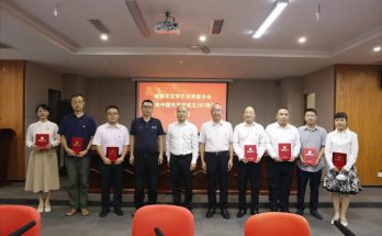 何晓巍被成都市文联评为“优秀党务工作者”缩略图
