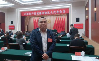 何晓巍参加中共成都市级机关代表会议缩略图